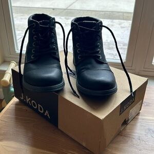 J.Koda - Men’s Hugh Leather - Size 42 - Black - JH1020